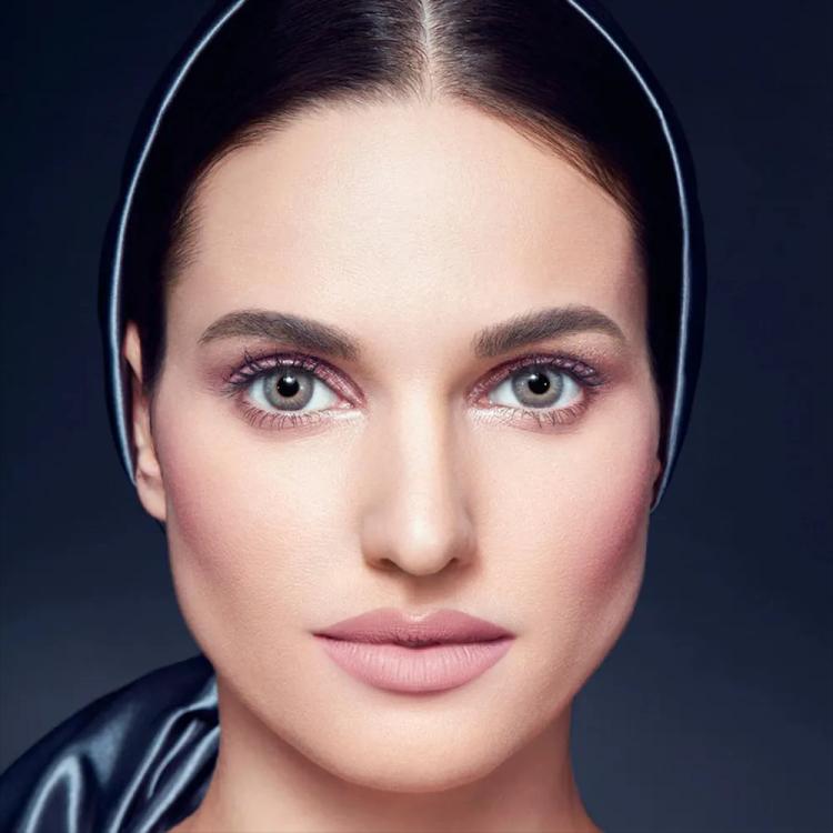 عدسات وانس اللاصقة من أنستازيا - كلوديو