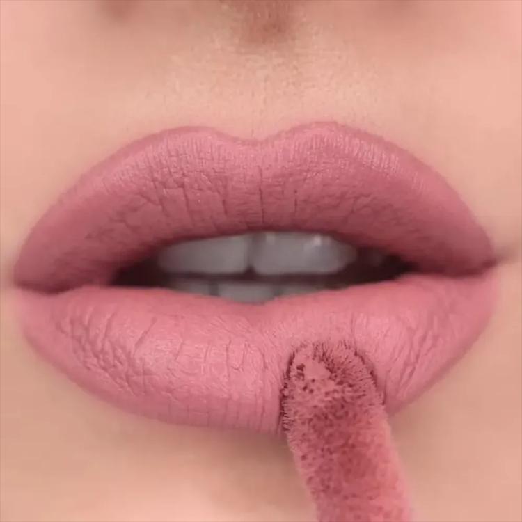 Makeup Revolution Matte Bomb Liquid Lipstick - Fancy