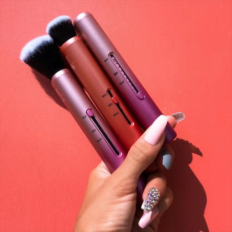 Real Techniques Slide Blush Makeup Brush