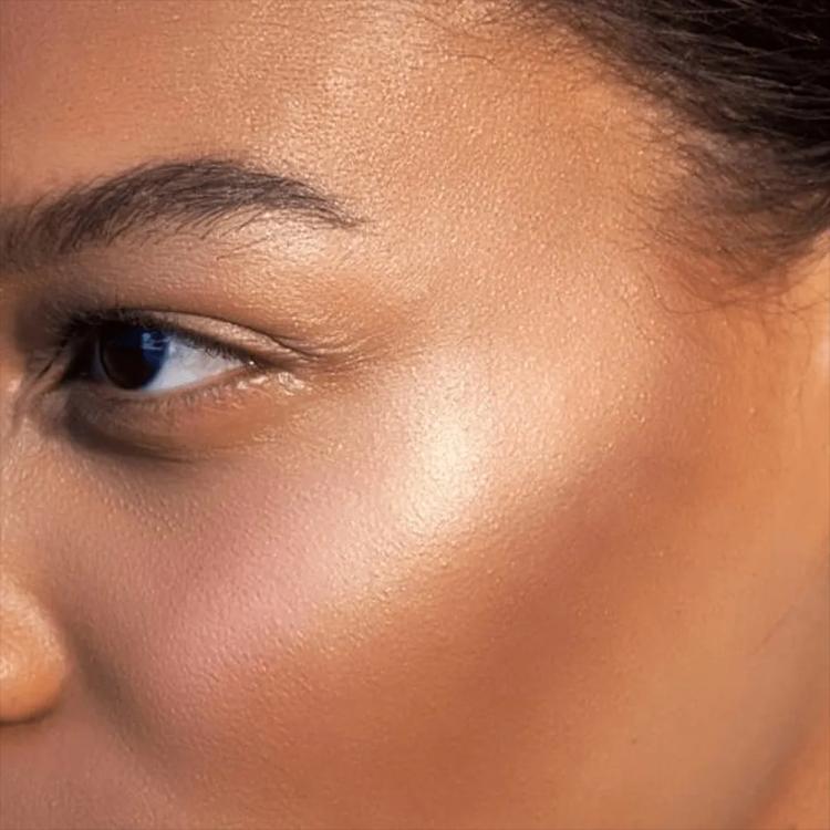 theBalm Betty Lou Manizer Bronzer - 8.5 g