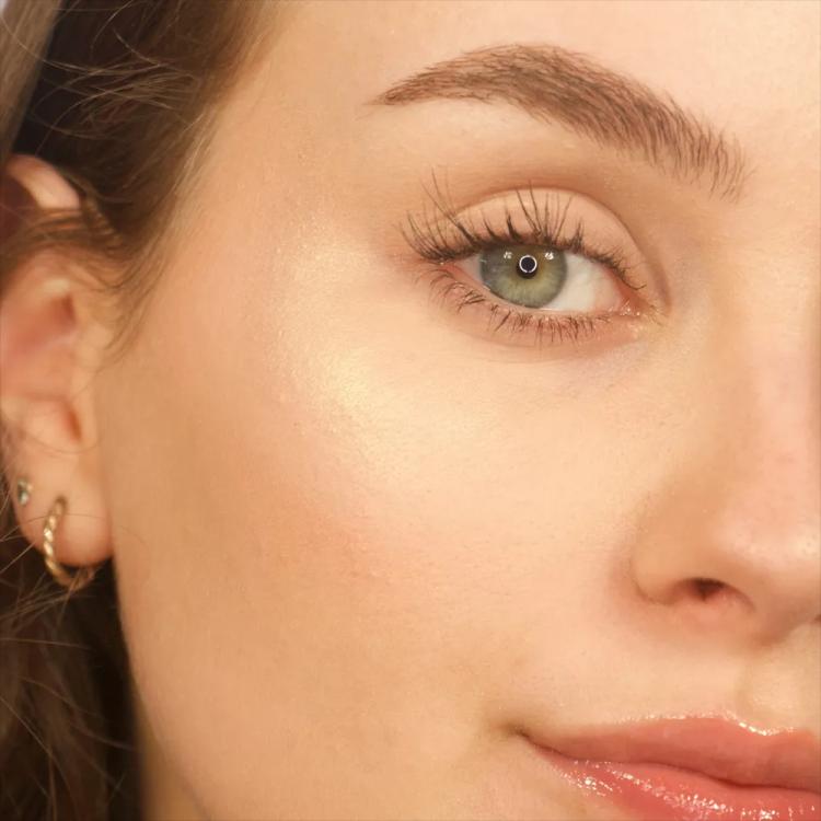Makeup Revolution Beam Bright Highlighter
  - Bronze Baddie