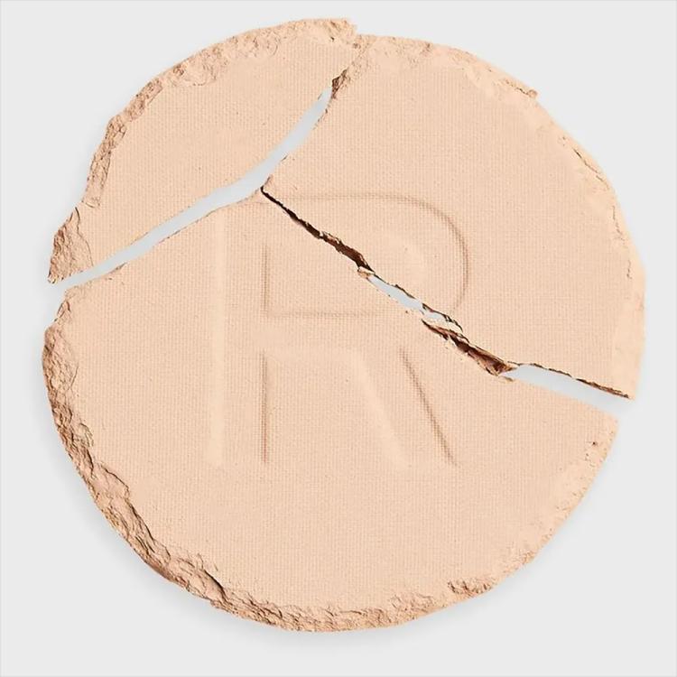 Makeup Revolution Conceal & Define Powder Foundation - P8