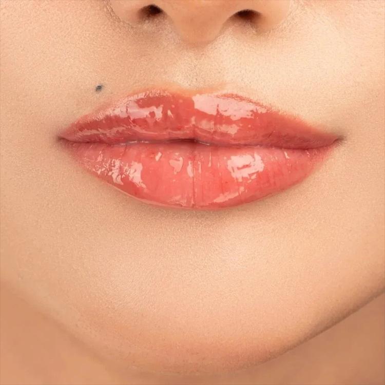 Hearts Lip Gloss - 002 Cherry Plump