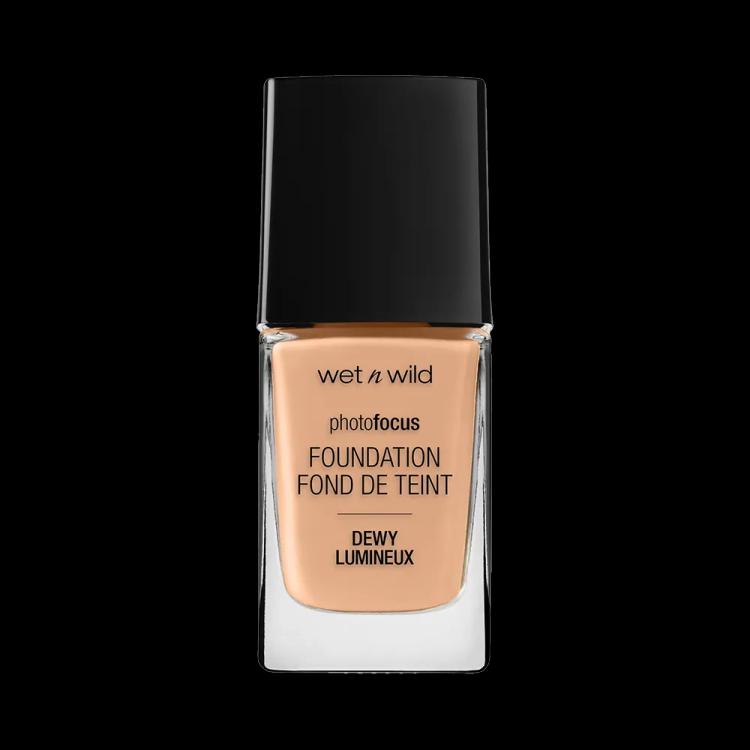 Wet N Wild Photo Focus Dewy Foundation - Classic Beige (28 ml)