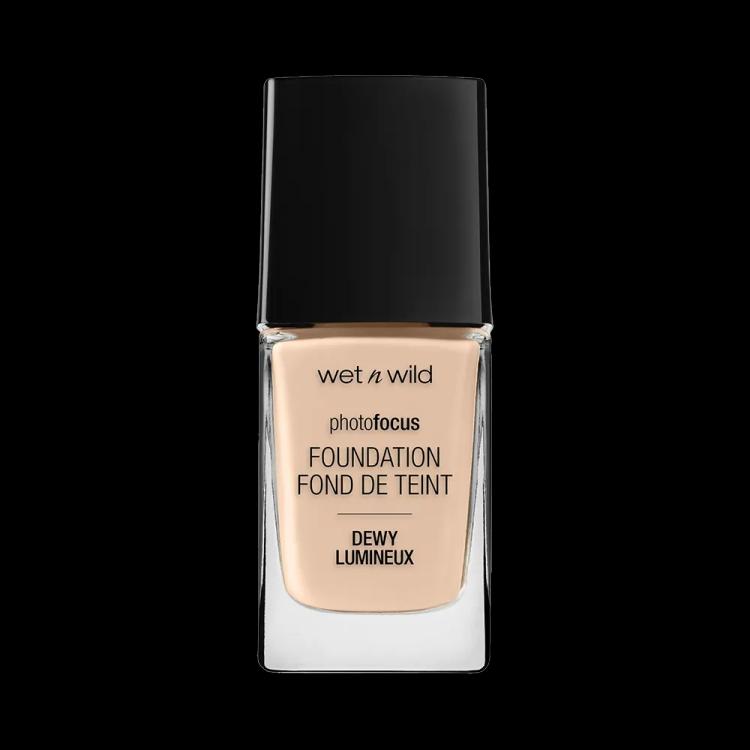 Wet N Wild Photo Focus Dewy Foundation - Soft Ivory (28 ml)