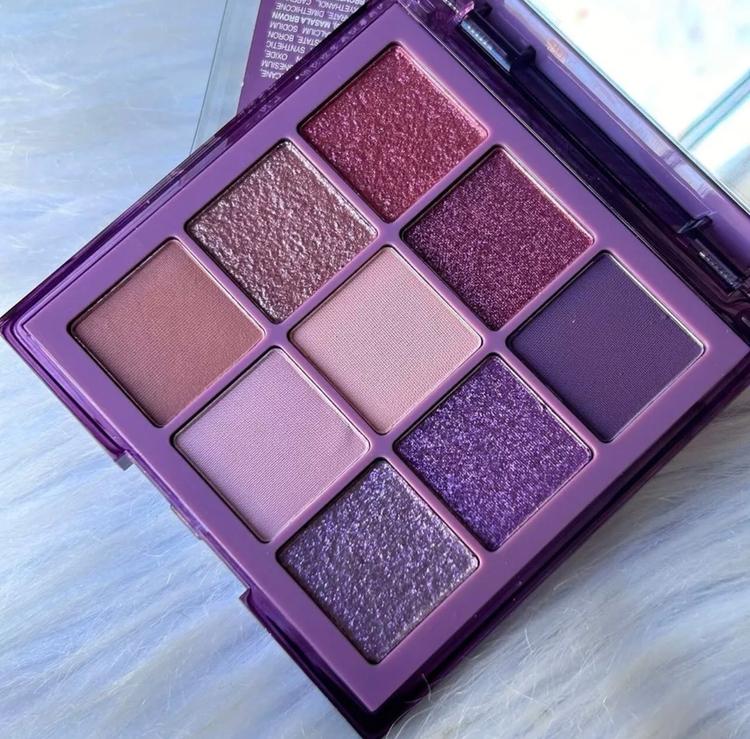 Huda Beauty Purple Haze Obsessions Palette - 9.9 g