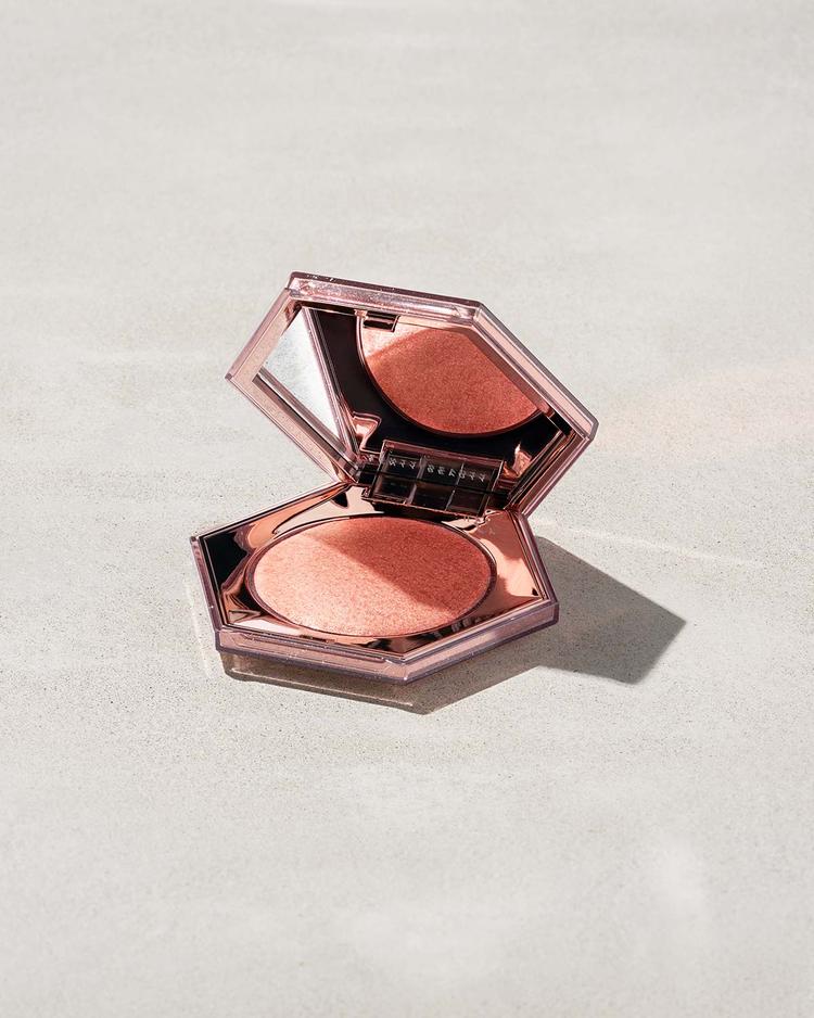 Fenty Beauty Diamond Bomb All-Over Diamond Veil Highlighter - Rose Rave