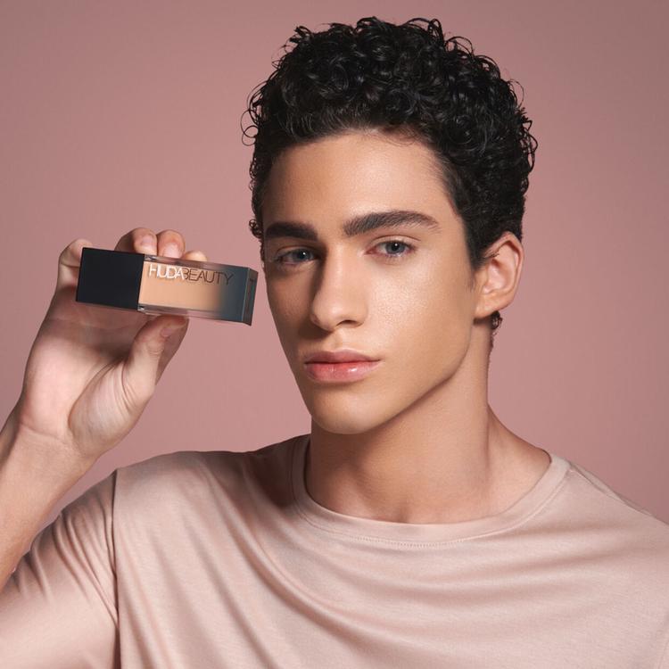 Huda Beauty #FauxFilter Luminous Matte Foundation - Toasted Coconut 240N
