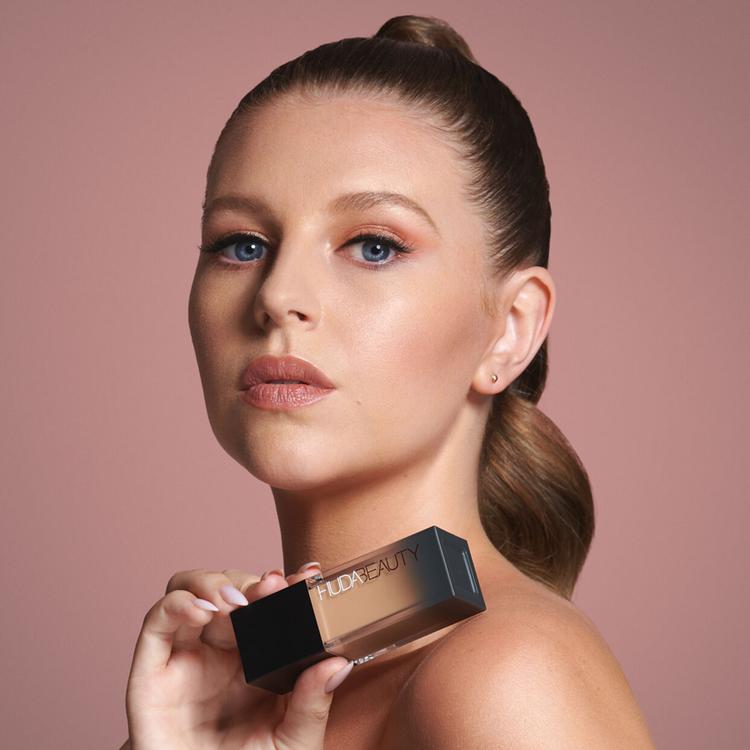Huda Beauty #FauxFilter Luminous Matte Foundation - Macaroon 230N