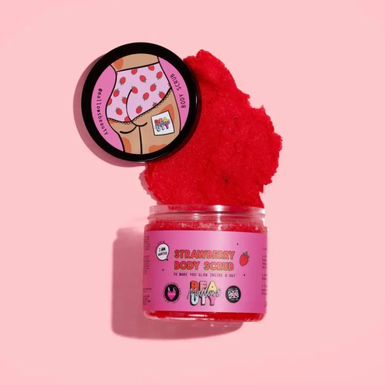 Mallows Beauty Strawberry Body Scrub - 280 g