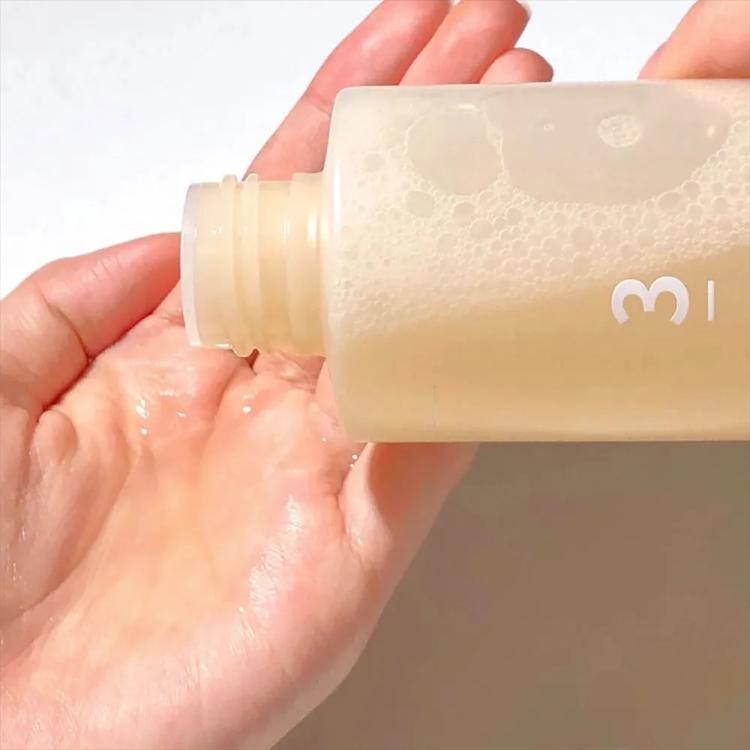 Numbuzin No.3 Super Glowing Essence Toner - 200 ml