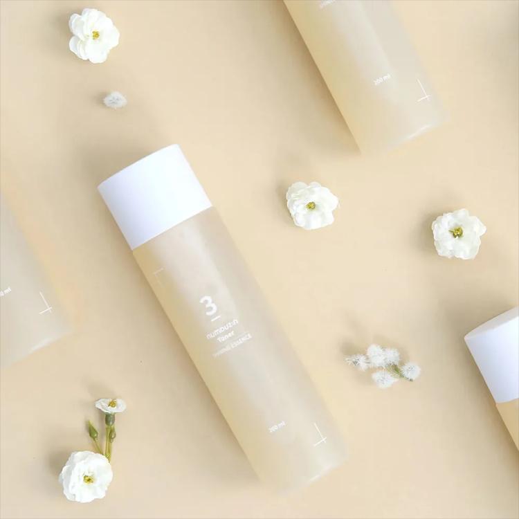 Numbuzin No.3 Super Glowing Essence Toner - 200 ml
