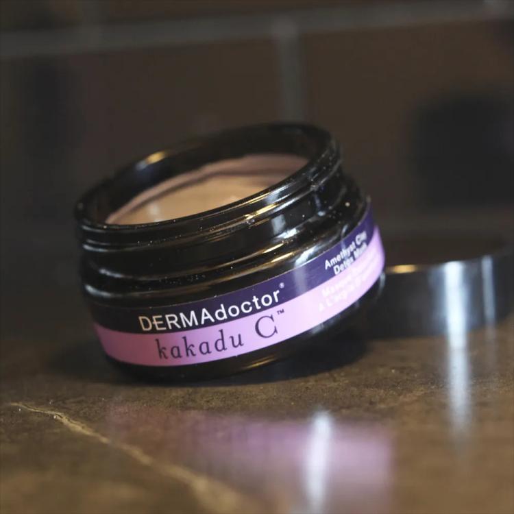 DERMAdoctor Kakadu C Amethyst Clay Detox Mask - 50 ml